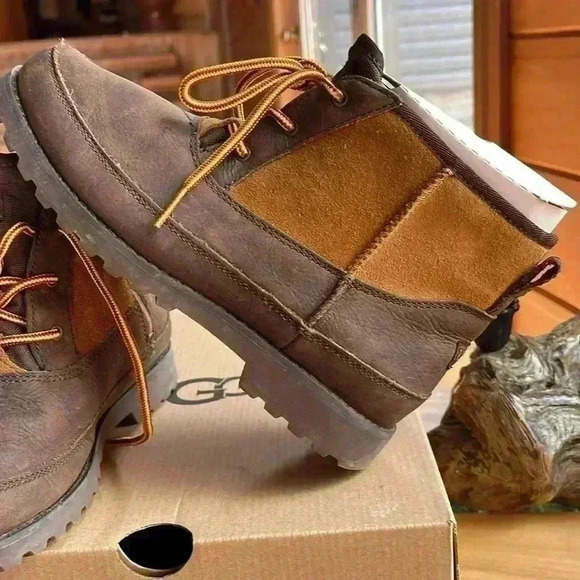 Ugg Child size 4 hiking boot. - Picture 6 of 9